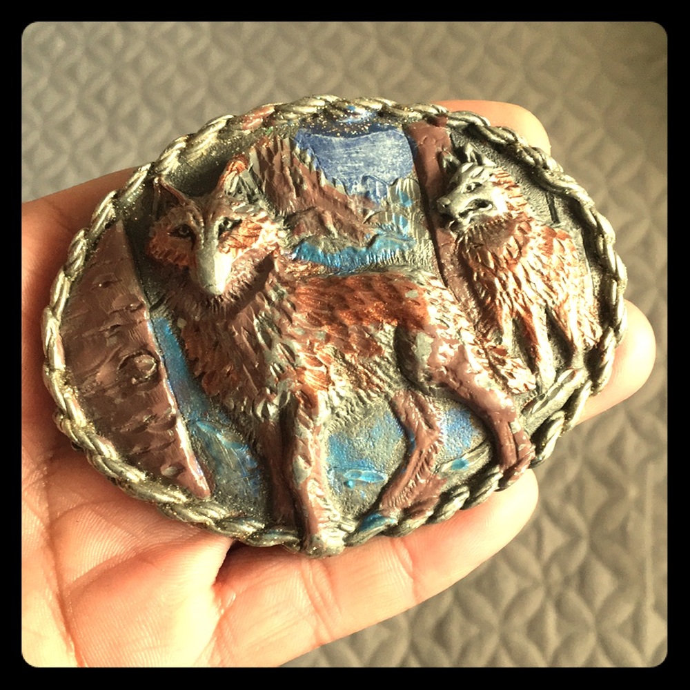 Wolf belt buckle nice heavy.